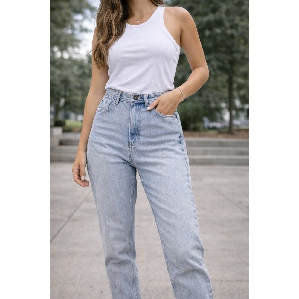 Zara Trafaluc Mom Jeans Womens Size 2 Light Wash High Rise Vintage Style Denim - Picture 2 of 10